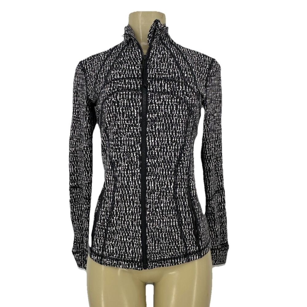 Lululemon Size 4 Women Define Jacket Luon in White Black Full Zip 49-4